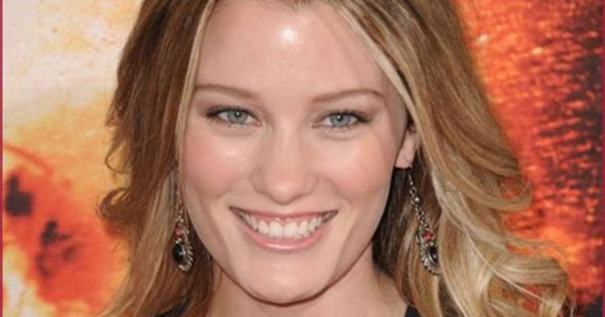 A Comprehensive Look at Ashley Hinshaw: Rising Actress in Hollywood