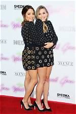 Aubrey Plaza & Elizabeth Olsen Wore the Same Dress Why This Happened Hollywood Life