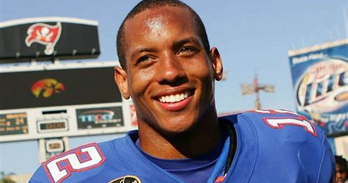 Chris Leak ·