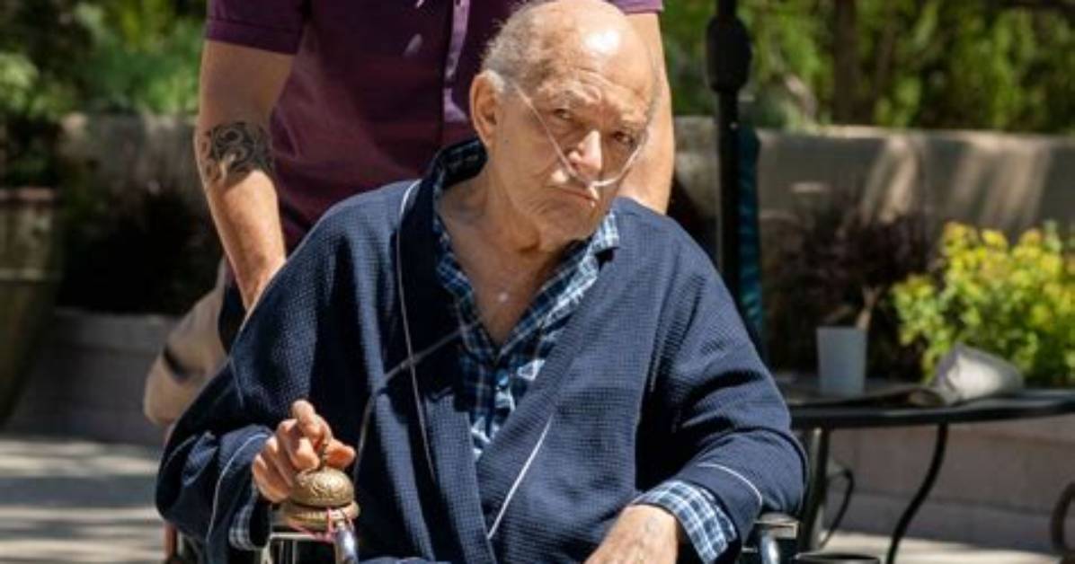 How Did Hector Salamanca Become Disabled? Celebrity. Fm #1 Official Stars, Business & People