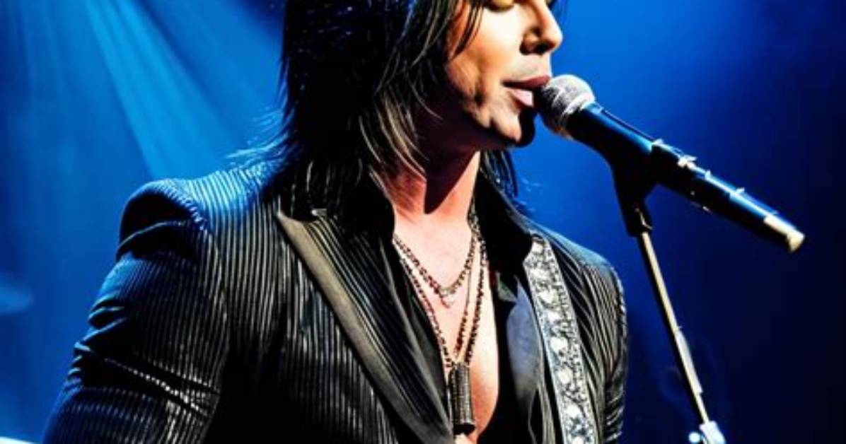 Incredible Performances by Chris Gaines: Explore His Musical Brilliance