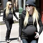 Is Avril Lavigne Pregnant? Unraveling the Rumors