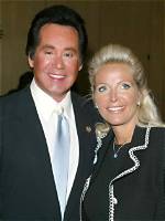Is Wayne Newton Gay? Why Is His Sexuality Being Questioned?