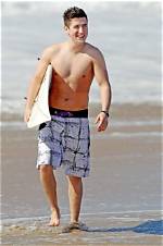 Logan Henderson Height, Weight, Age, Girlfriend, Family, Facts, Biography