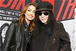 Mick Mars Wife, Son, Daughter, Age, Net Worth, Height, Is He Dead?