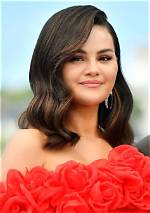 Selena Gomez's Net Worth, Age, and Height: a Comprehensive Overview
