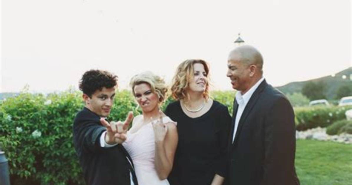 Tori Kelly Parents: Meet Allwyn Kelly & Laura Kelly