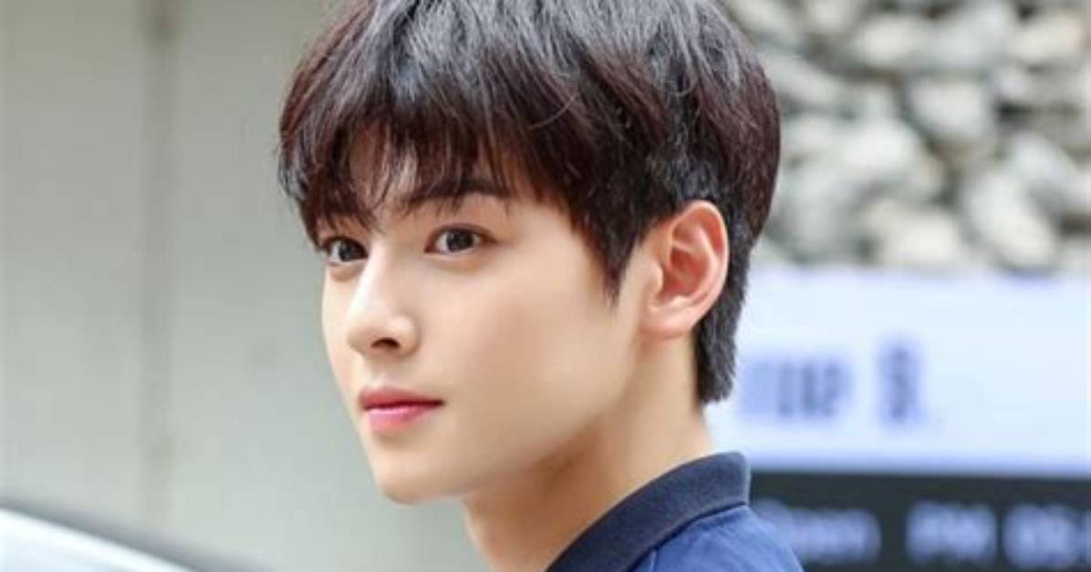 Unveiling the Mystery: Who Is Cha Eun Woo Dating?