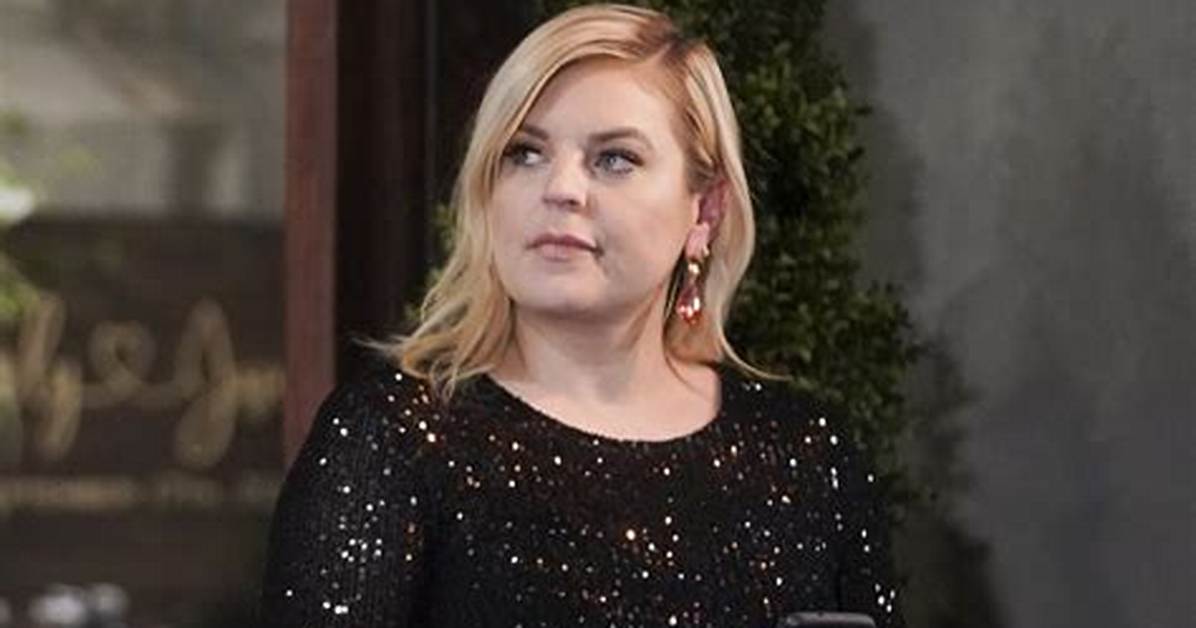 What Size Is Maxie on General Hospital?