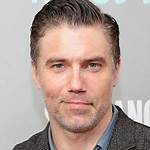 Why Fans Think Anson Mount Is Gay? Wife Darah Trang and Kids – Star Trek Actor Net Worth Revealed